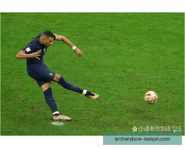 姆巴佩中锋尝试表现稳健，助力球队进攻端多样化发展